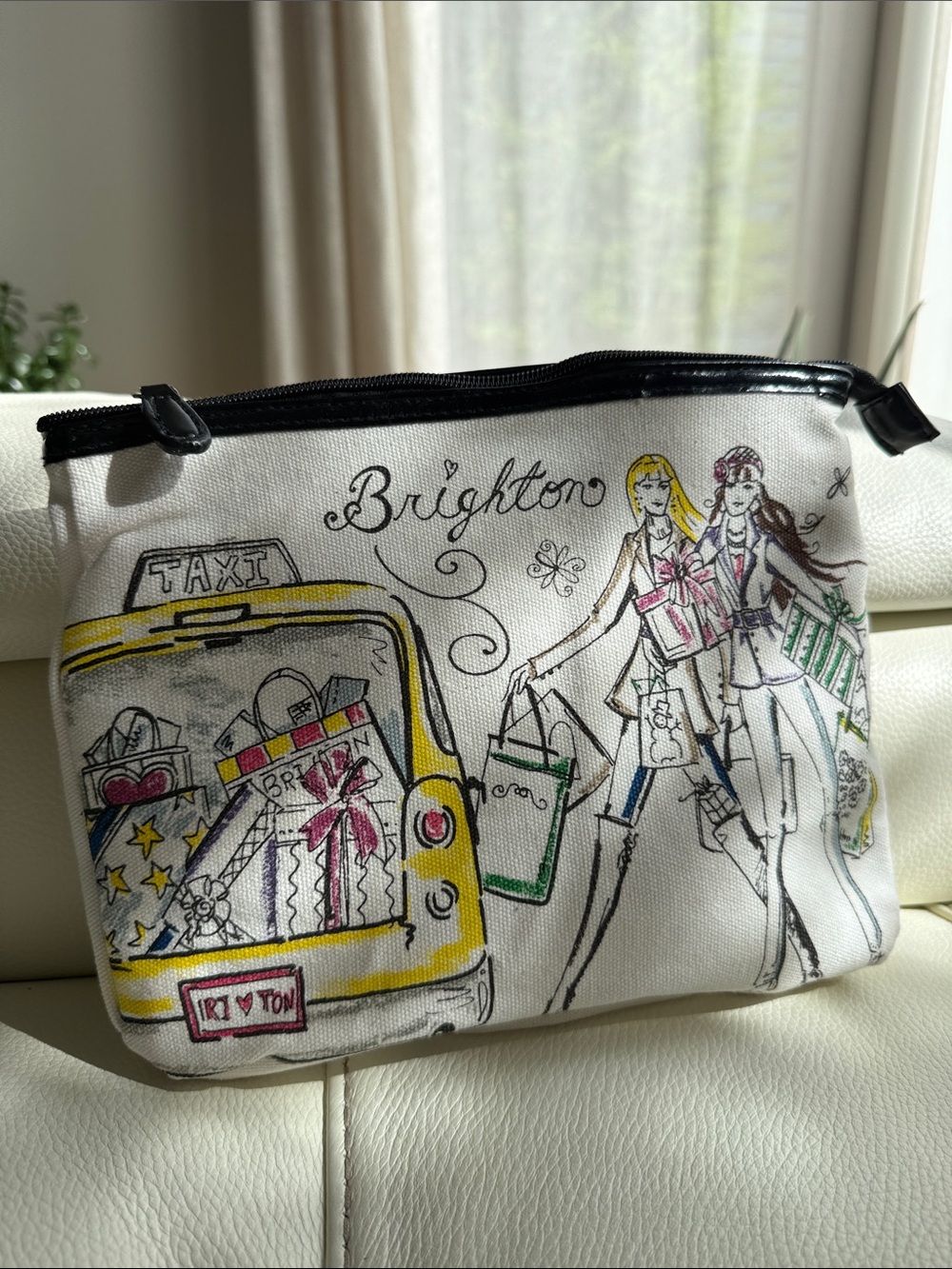 Brighton City Sceneries Insulated Cosmetic Bag - Picture 5 of 11